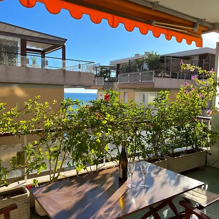 Tre Ponti - Terrazzo Vista Mare Apartment *