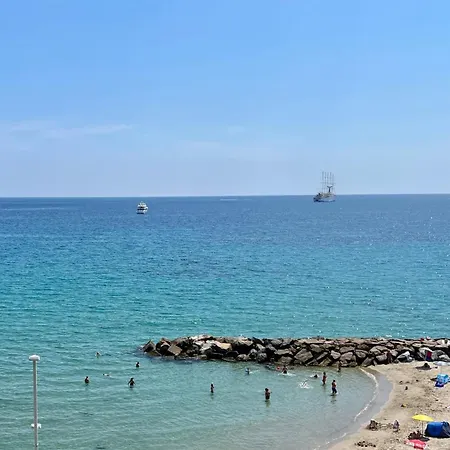 Apartamento Tre Ponti - Spacious, Sea View & Private Parking San Remo