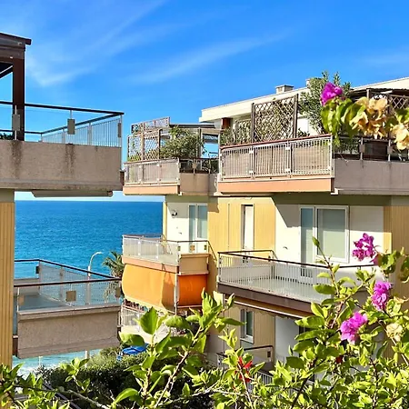 Tre Ponti - Spacious, Sea View & Private Parking