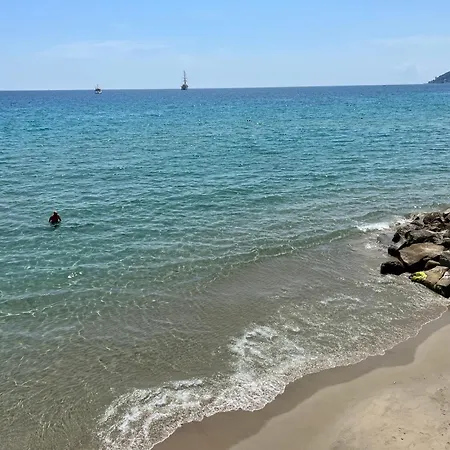 Tre Ponti - Spacious, Sea View & Private Parking *