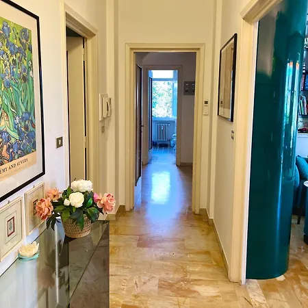 Tre Ponti - Spacious, Sea View & Private Parking Apartment