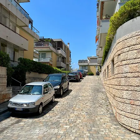 Apartment Tre Ponti - Spacious, Sea View & Private Parking *
